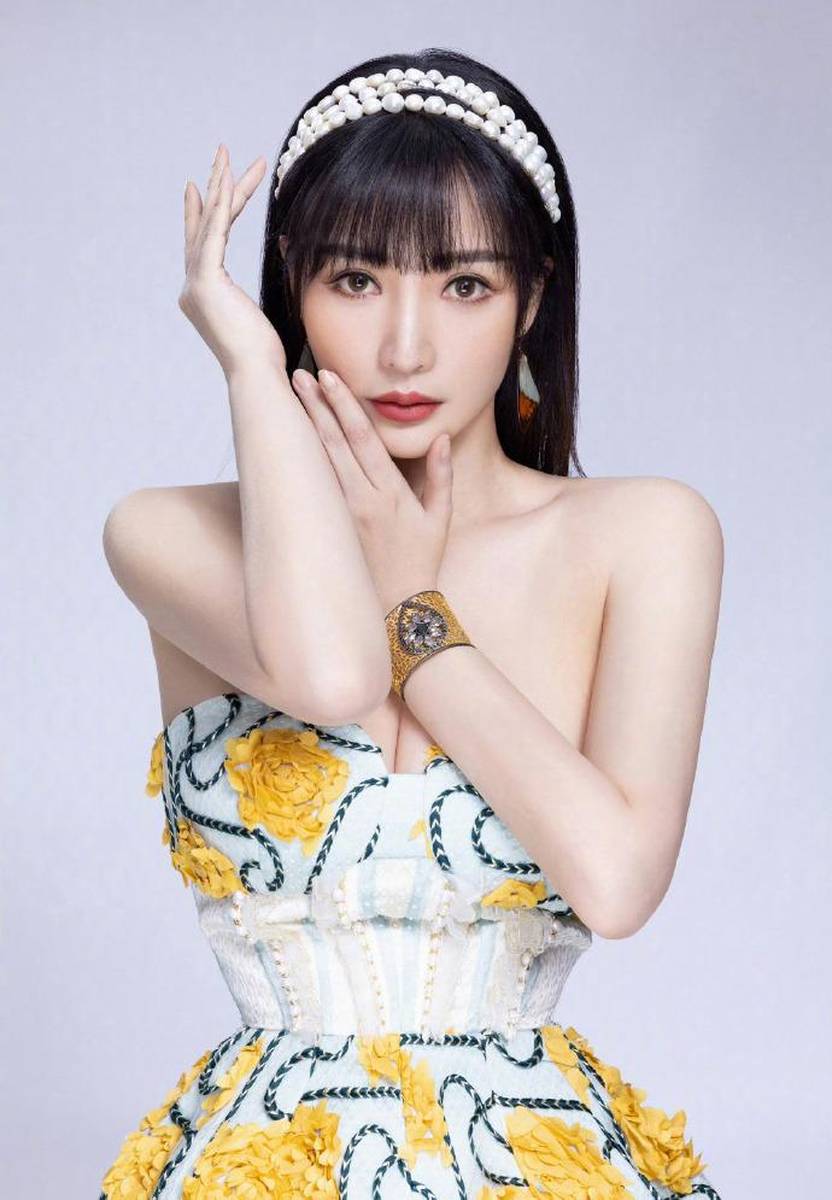 柳岩早期的写真 ​​​都是经典