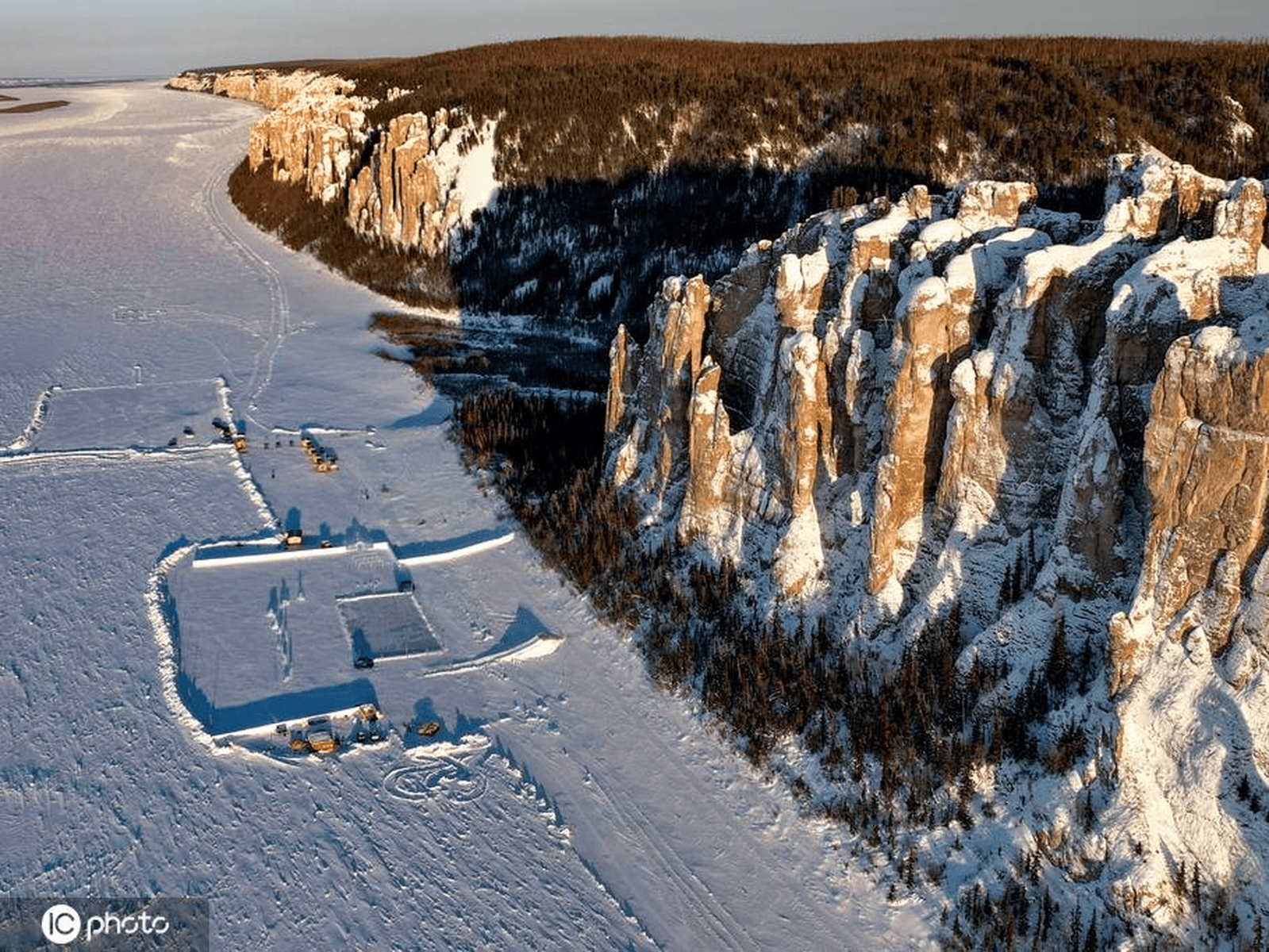 共和国:勒拿河柱状岩自然公园景色壮观