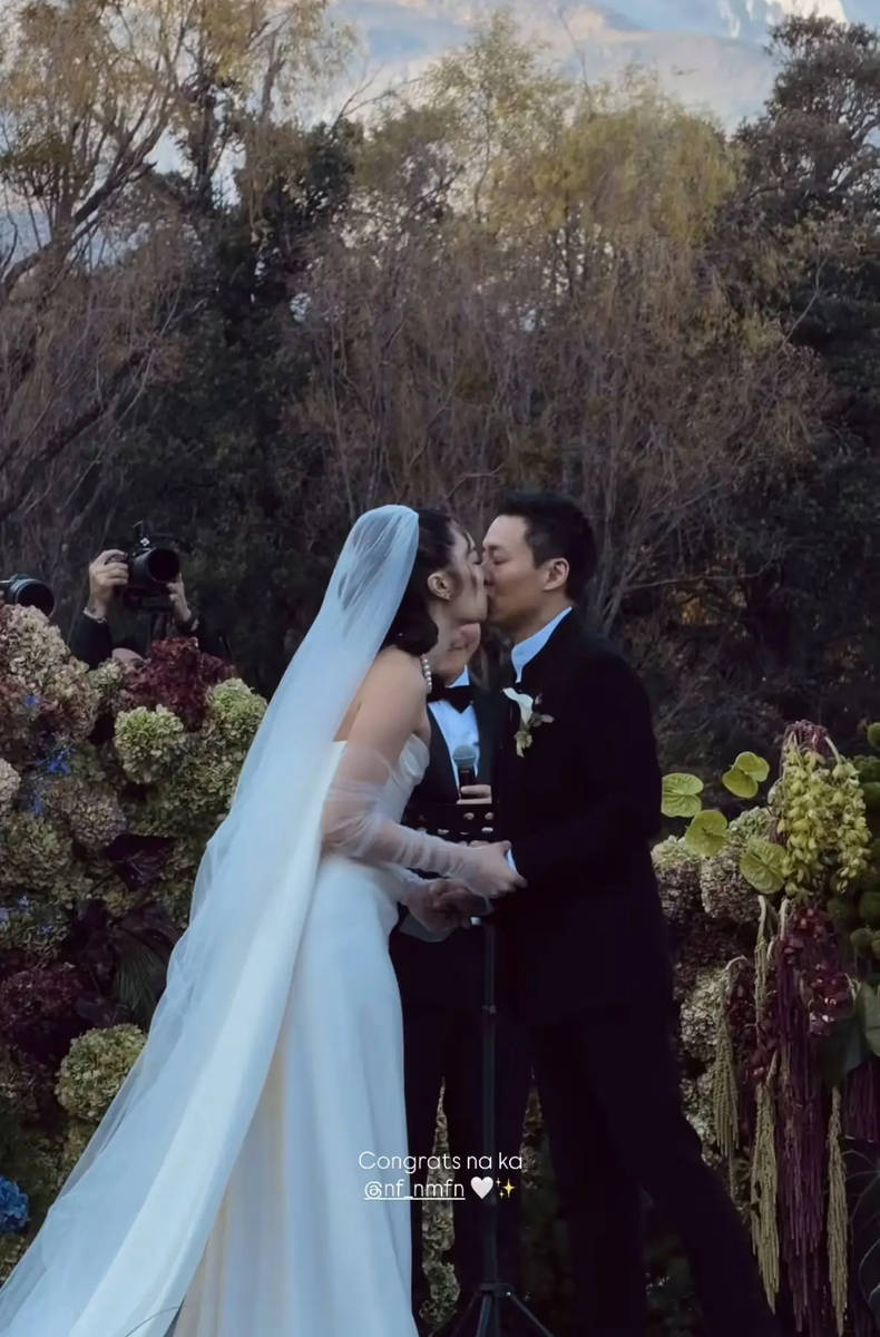 霍启仁在玉龙雪山举办婚礼 泰国妻子高挑美艳