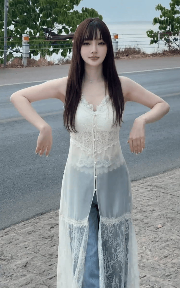 李小璐去云南大理旅游！打扮靓丽娇俏少女感十足