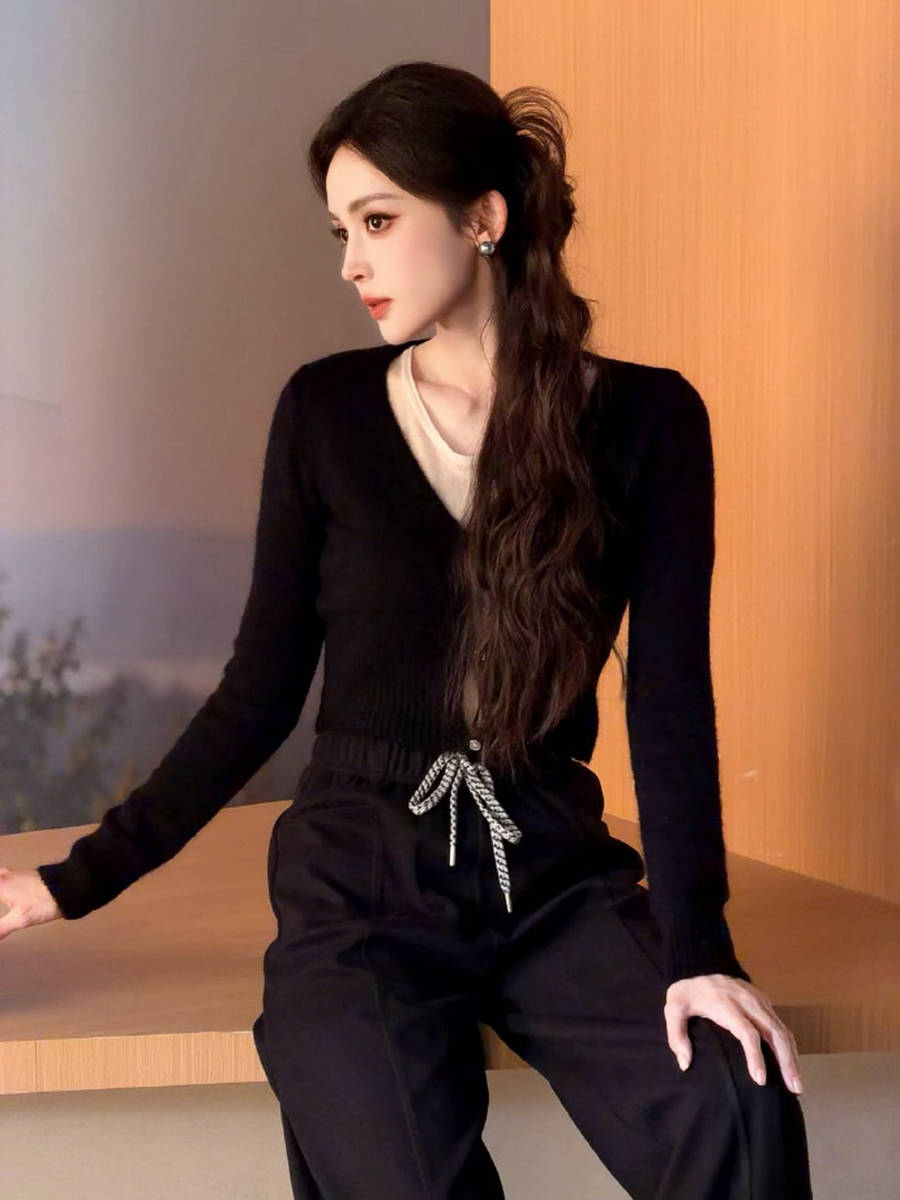 古力娜扎半扎发舞蹈服随拍 兼具知性与温柔气质