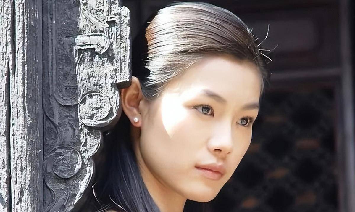 于娜,被海岩选中的那一刻起,人生就进入了一个错误的赛道_父亲_母亲