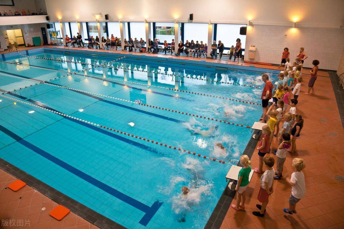 为游泳安全保驾护航,学校智慧游泳馆的主要功能及其在教育中的应用_系