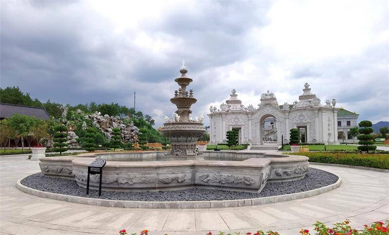 他曾靠挑粪赚第一桶金,14年前筹300亿复建圆明园,如今成功了吗_徐文荣