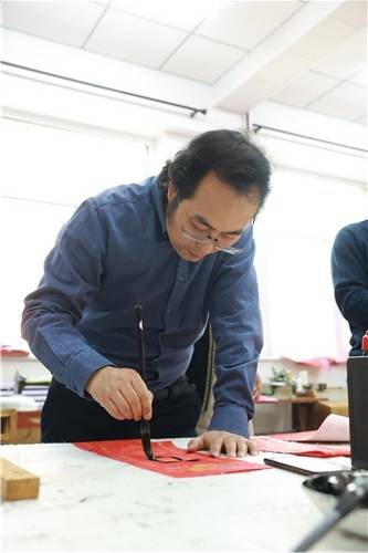 书法传承进校园 翰墨飘香润心田—暨各级书画名家工作室进校园公益