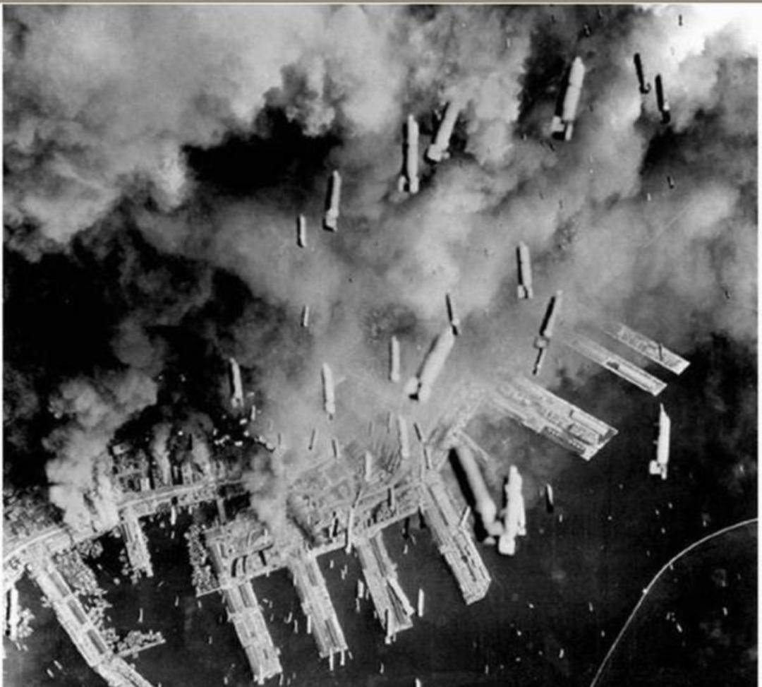 "烧烤大师"李梅火攻东京,河水被瞬间煮沸,无数的人被烧成焦炭_美军