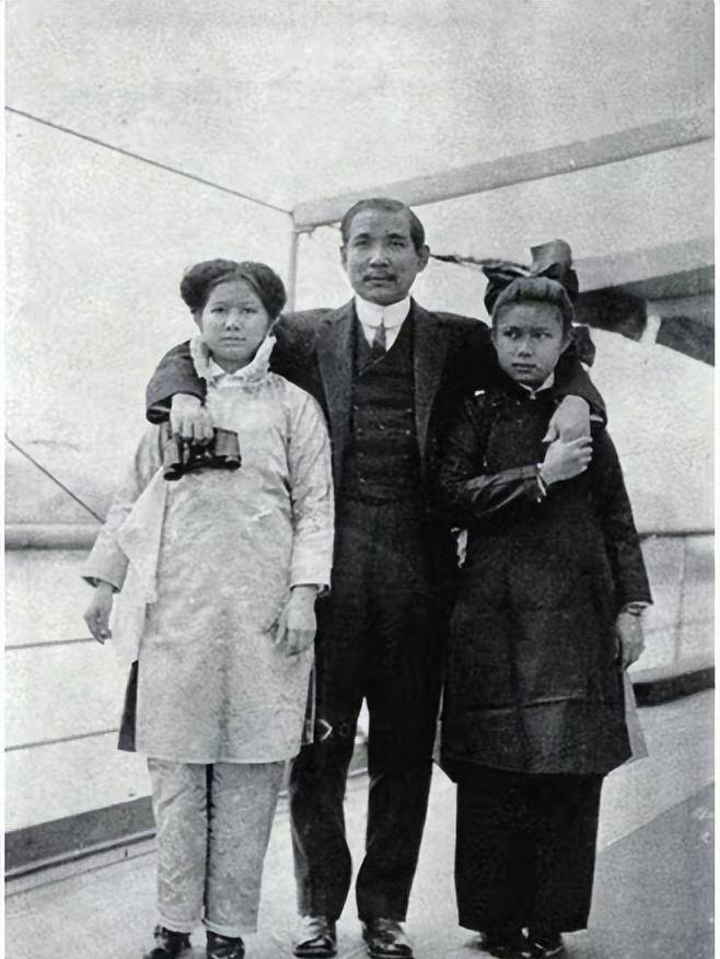 孙婉:拒收父亲孙中山的礼金,不愿见他最后一面,却珍藏照片54年_王伯秋