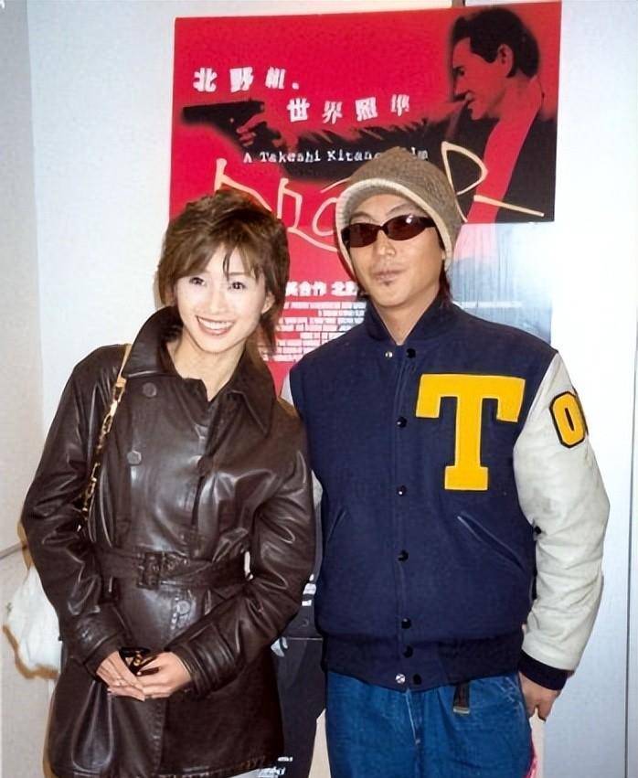 玉女掌门酒井法子:为迁就丈夫吸毒,48岁在微博上公开"乞讨"_日本_父亲