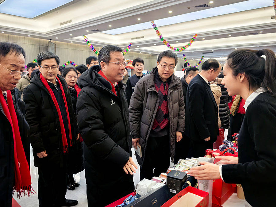 北京新發地第二屆年貨節開幕 一站式備齊年貨_農產品