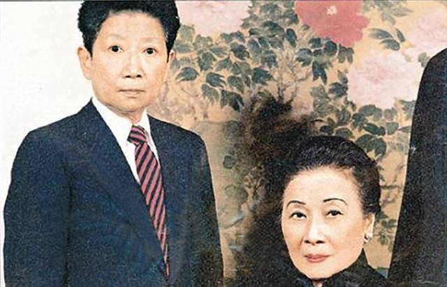 1946年孔令俊穿女装去公园游玩,遭龙云儿子调戏,引发拔枪互射案_云南