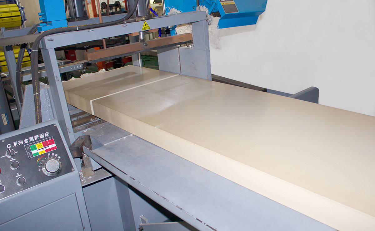 厚尺寸80mmpeek板材在生产工艺方面,公司采用了先进的挤出成型技术