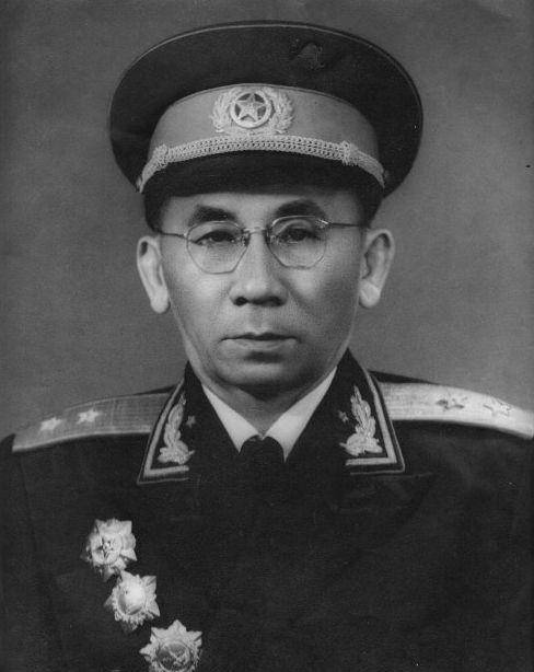 琼崖纵队副司令秘密渡海,忽有陌生商人蹊跷来访,难道泄密了?