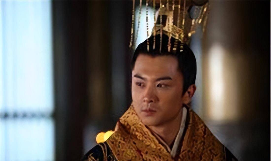 有断袖之癖的汉哀帝虽颇善权谋,可惜英年早逝,西汉还是无力回天_王