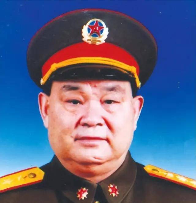 张太恒:成都军区原司令员,因飞机失事被免职,3年后又升上将_华东军区