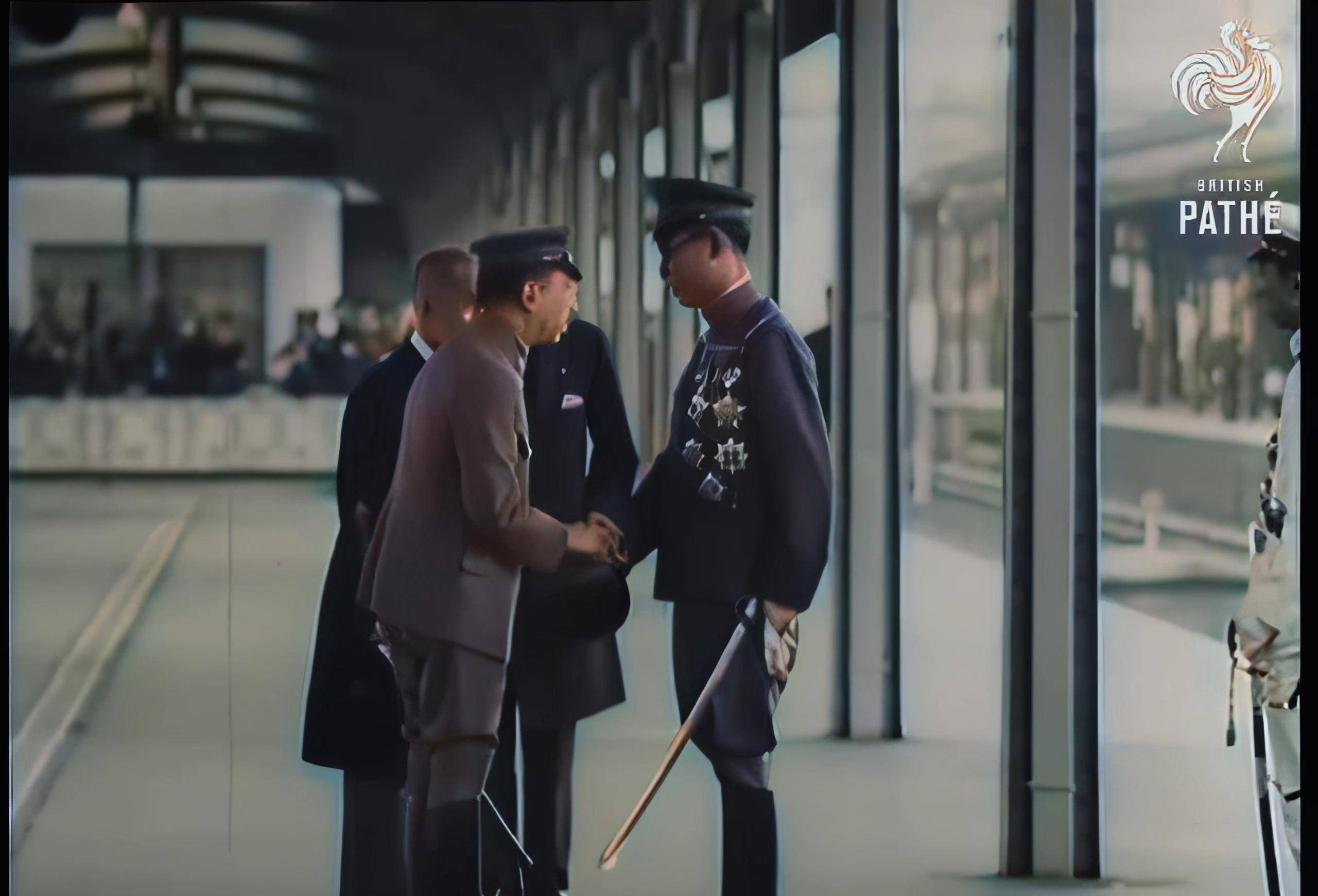 1935年溥仪受邀访日,为何他全程却如坐针毡,毫无笑容?_日本_东京_访问