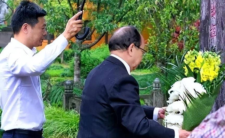 来自祖母,蒋家政坛后起之秀,身世牵出唏嘘往事_蒋经国_章亚若_蒋孝严