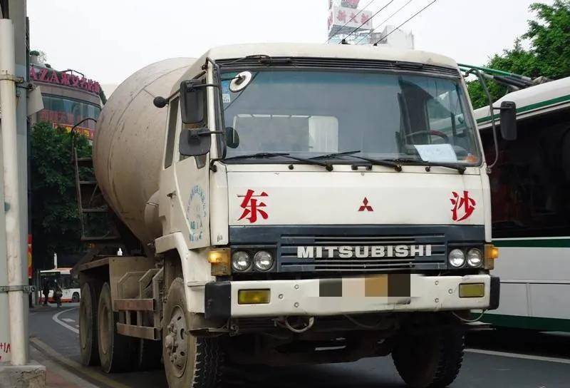 日產三菱平頭卡車到了八十年代後期,性能優異的日系汽車大量進入國內