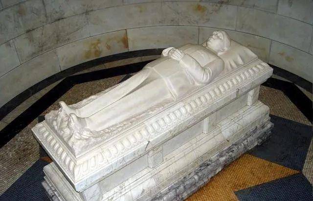 宋庆龄_遗体_水晶棺