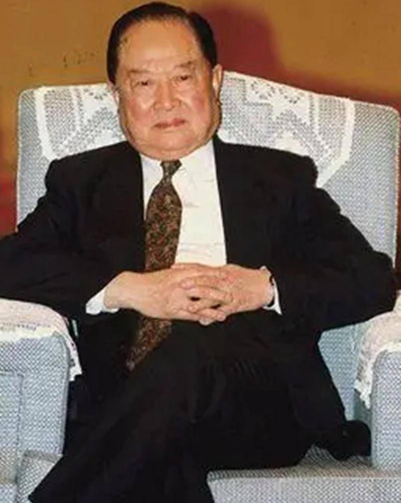 他曾担任上海市委书记,一手促成了"汪辜会谈",长子是中将_汪道涵_职务