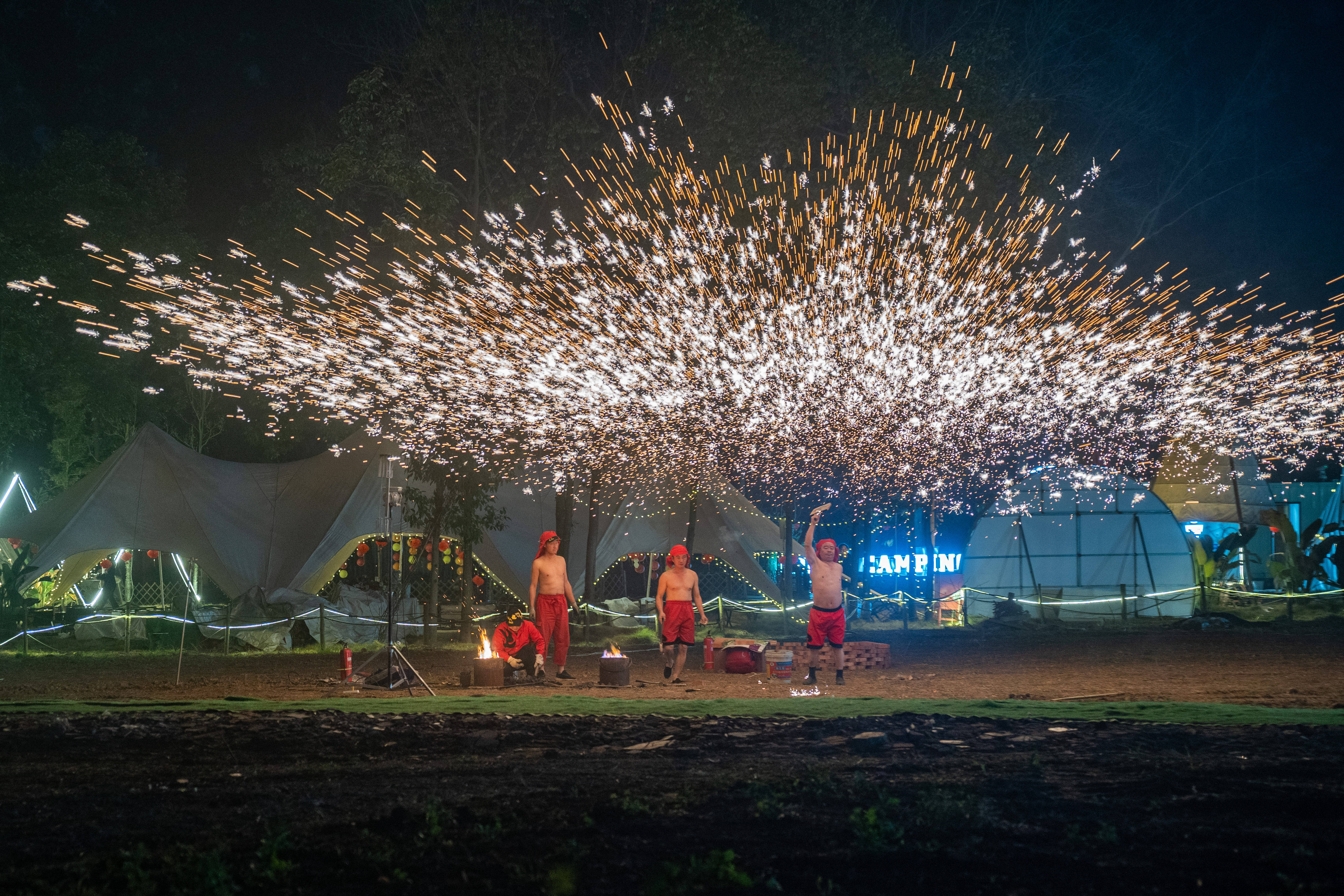 四川彭山:流光溢彩带火乡村夜经济_金烛_夜市_水碾