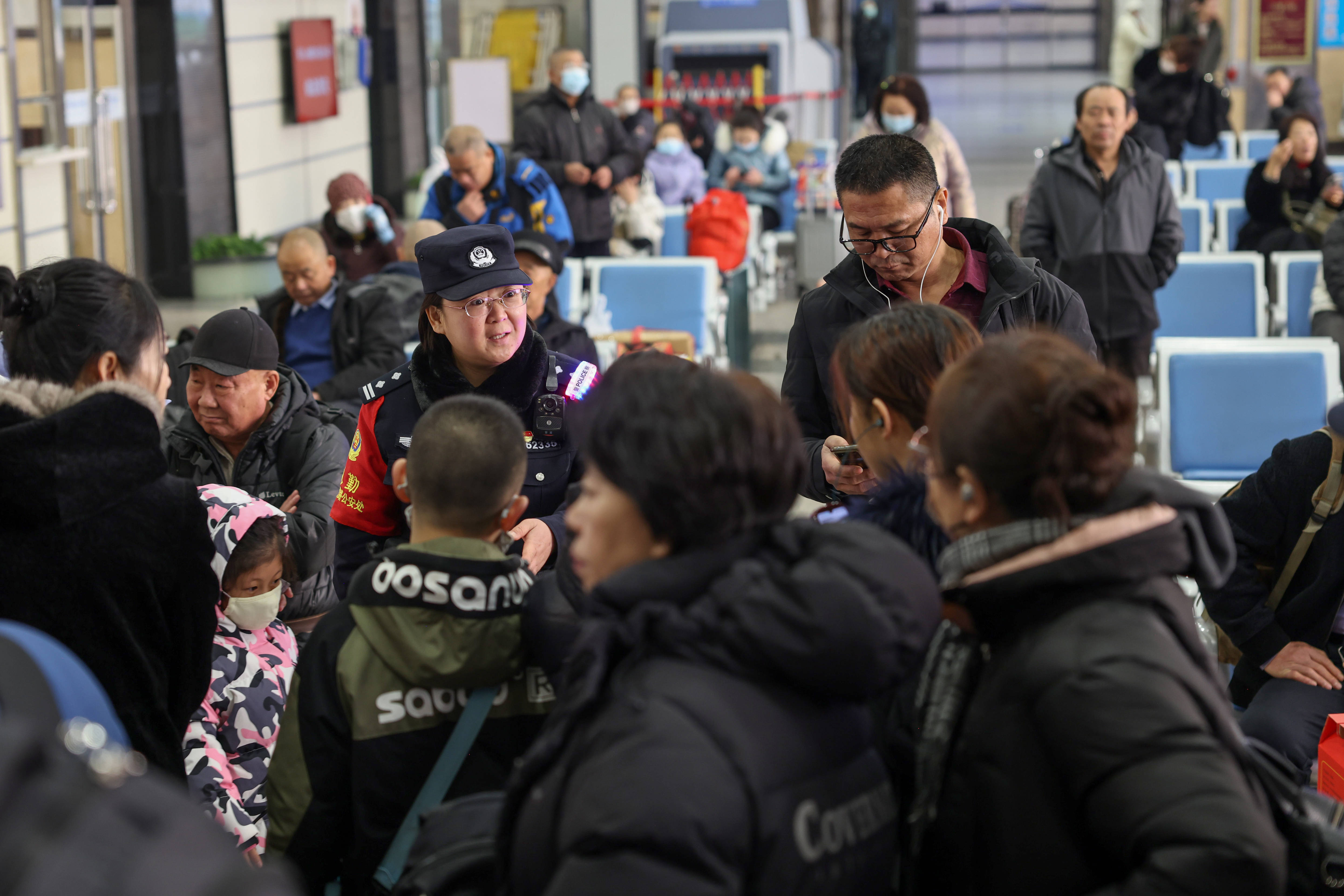 2024春运全国铁路公安民警"风采杯"纪实摄影大赛作品