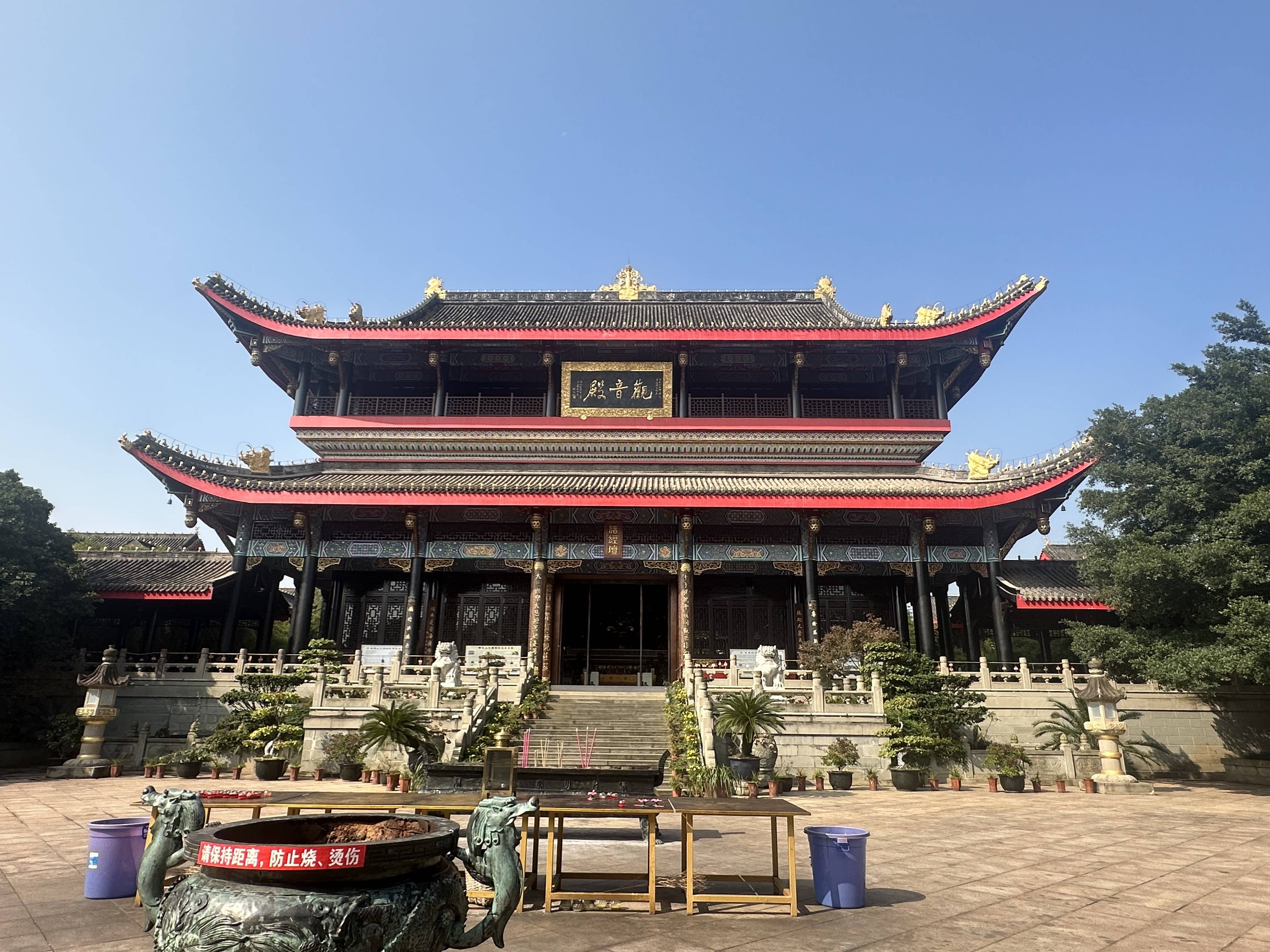 《峨眉山春节寺庙祈福指南》来了,逛完好运一整年!