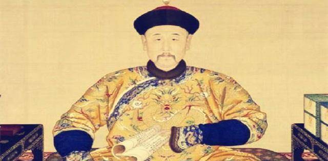 富贵险中求,老皇帝摔倒在地,他却因此事仕途顺遂_乾隆