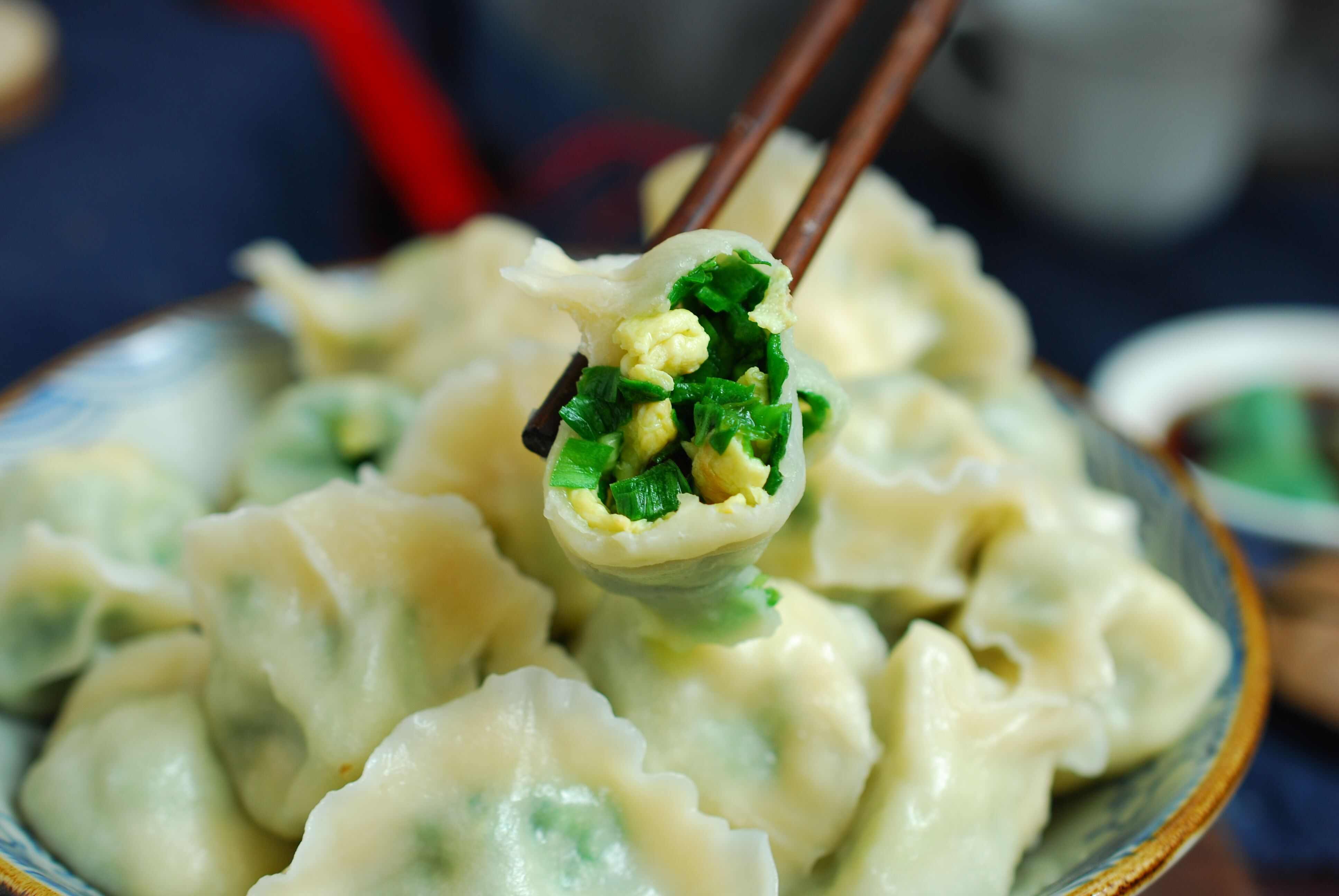 《韭菜饺子:家的味道,情的寄托》