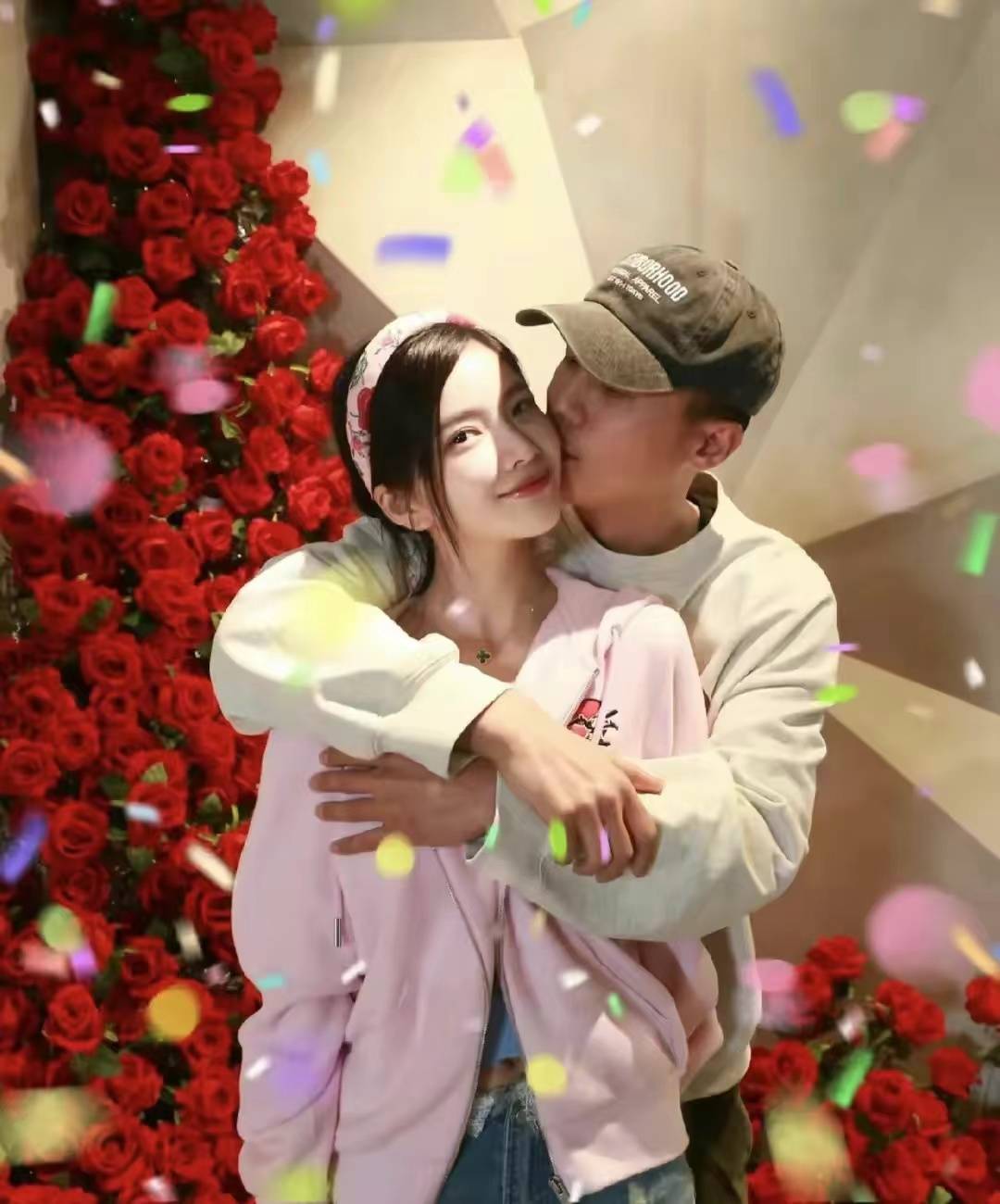 王灿杜淳庆生照曝光,爱情典范惹人羡_照片_网友_感情