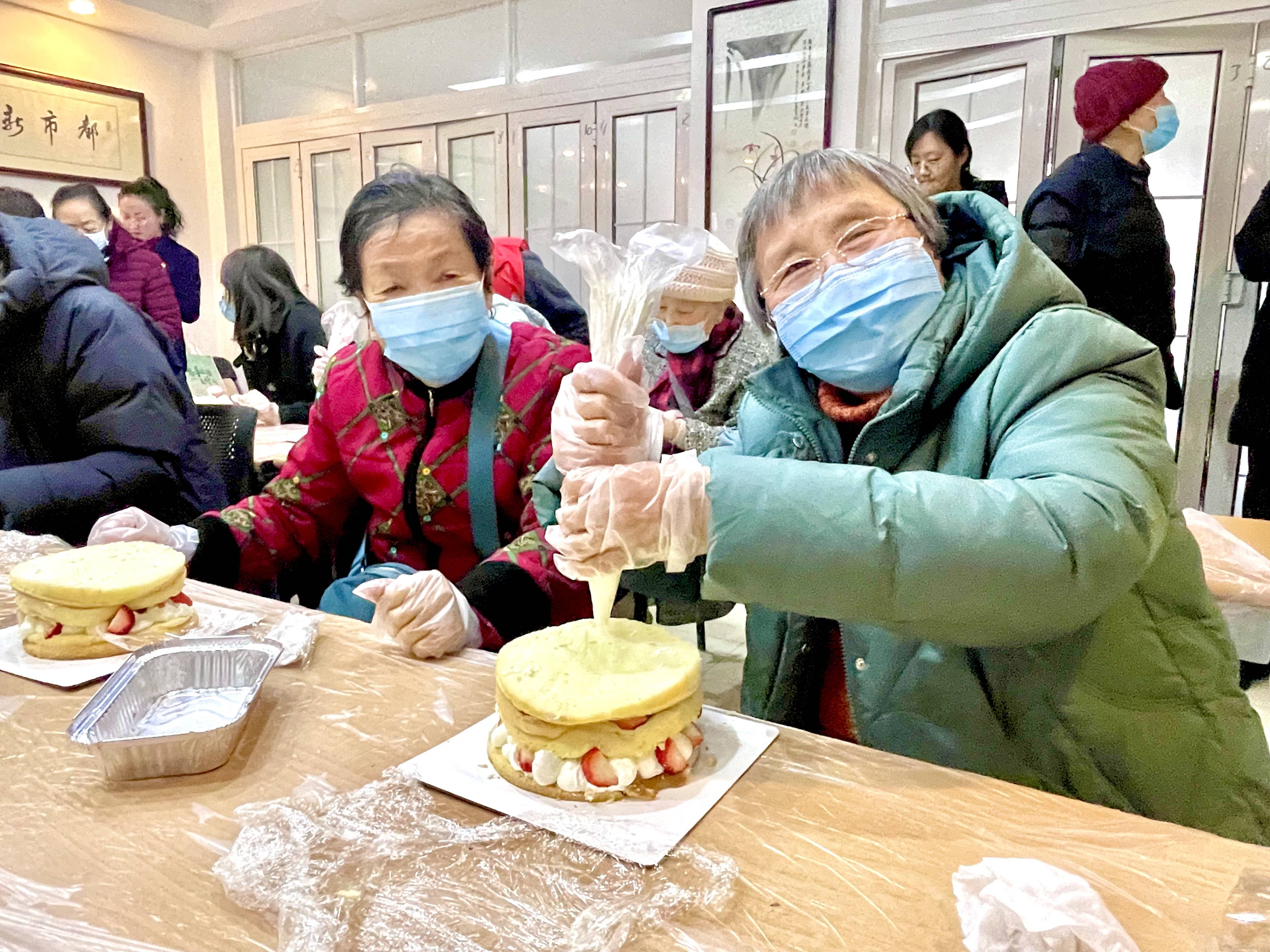 都市社区:老少齐乐"龙龙"迎新春_活动_实践_老人