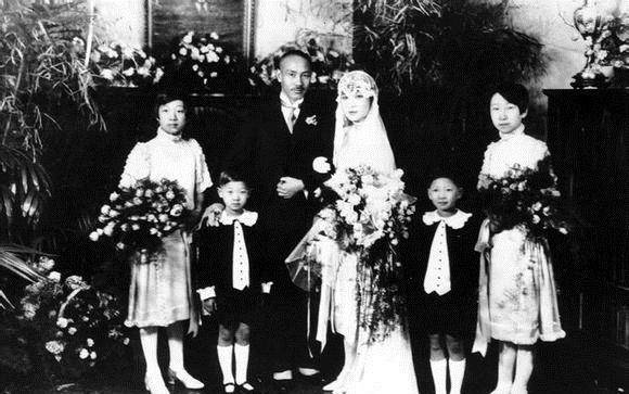 宋美龄去世后,孔祥熙女儿孔令仪公开拍卖遗物遭指责,她如何回复_宋霭