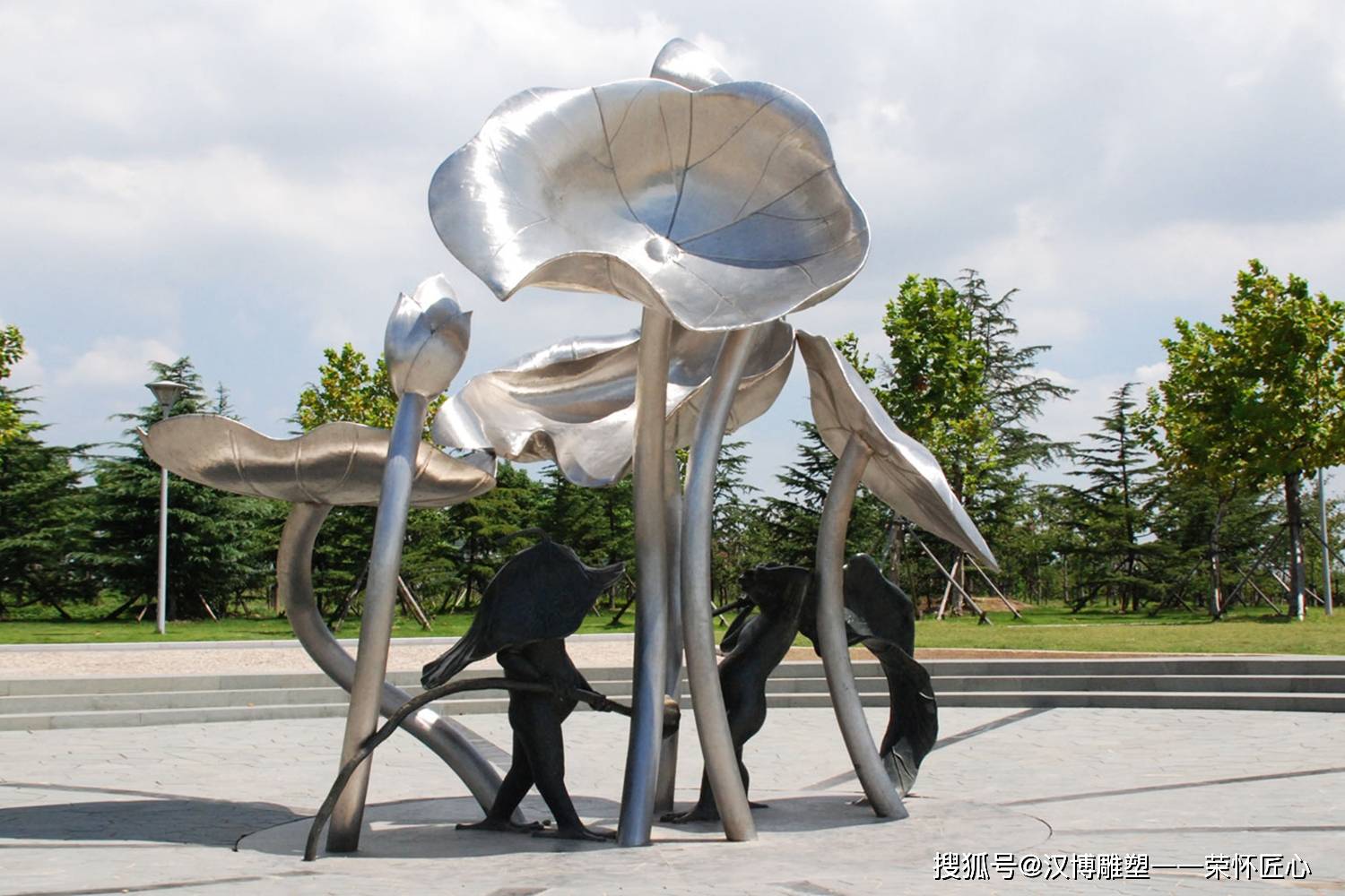 现代工艺铜雕,执法如山雕像,公园雕塑梅花工艺铜雕,文字雕像,公园雕塑