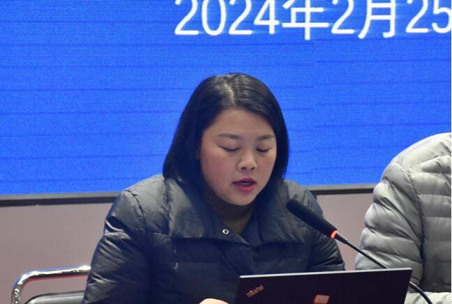 副校长白娟安排了新学期教学工作,白娟强调下一步工作老师们要重反思