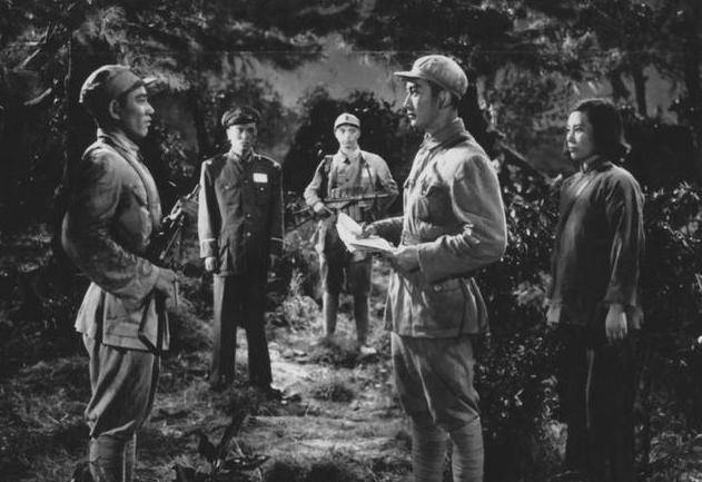 《渡江侦察记》精彩,真实的渡江先遣队,作战过程更为惊心动魄_敌人
