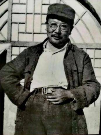 女特工,为保护机密带丈夫孩子跳海,全家壮烈牺牲_董秋斯_姐妹_延安