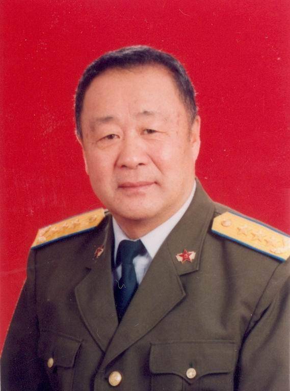于振武,1931年7月生,辽宁宽甸人.1947年12月参军,1949年8月入党.