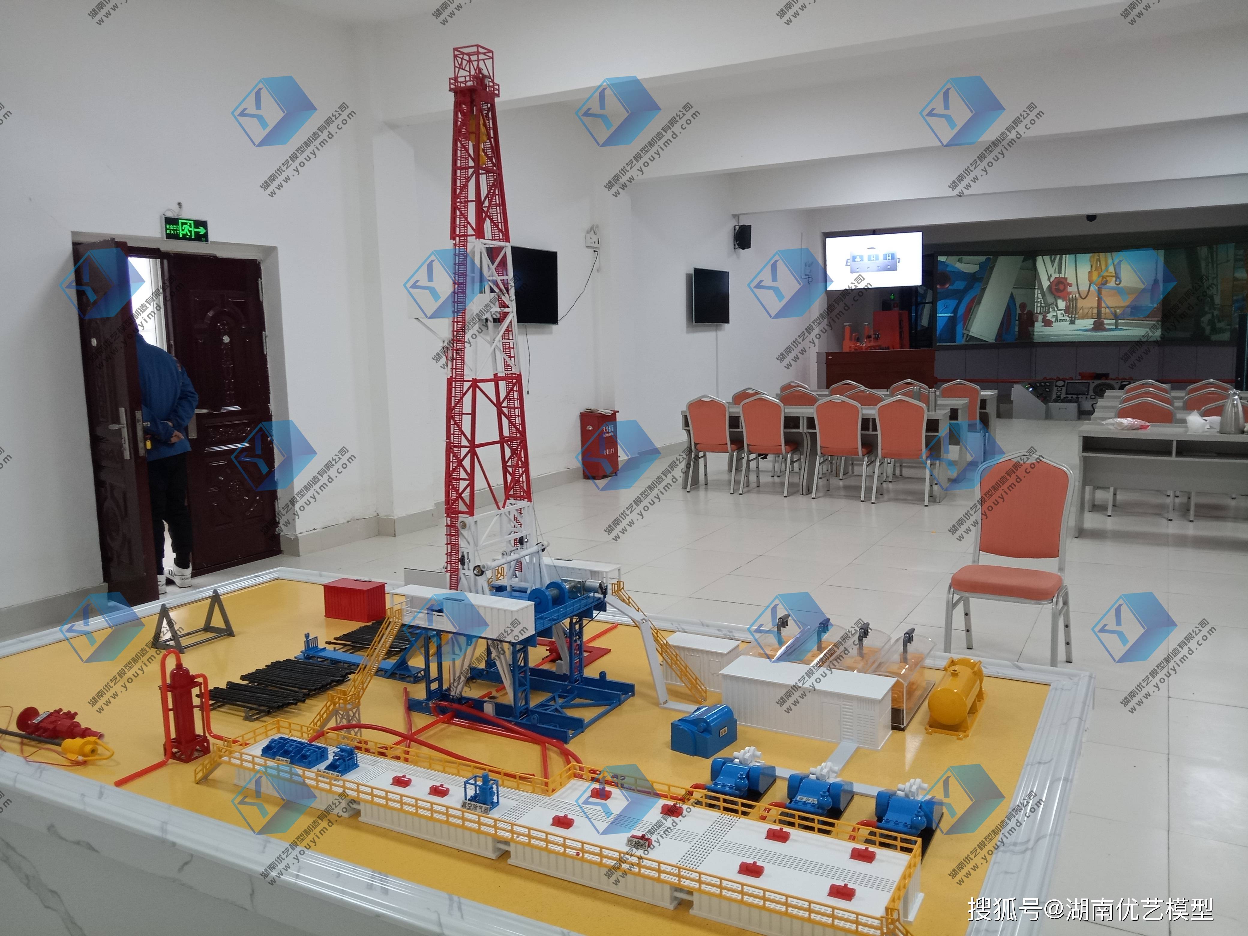 湖南省优艺模型——zj70d钻机金属动态仿真模型_培训_井架_发电机组