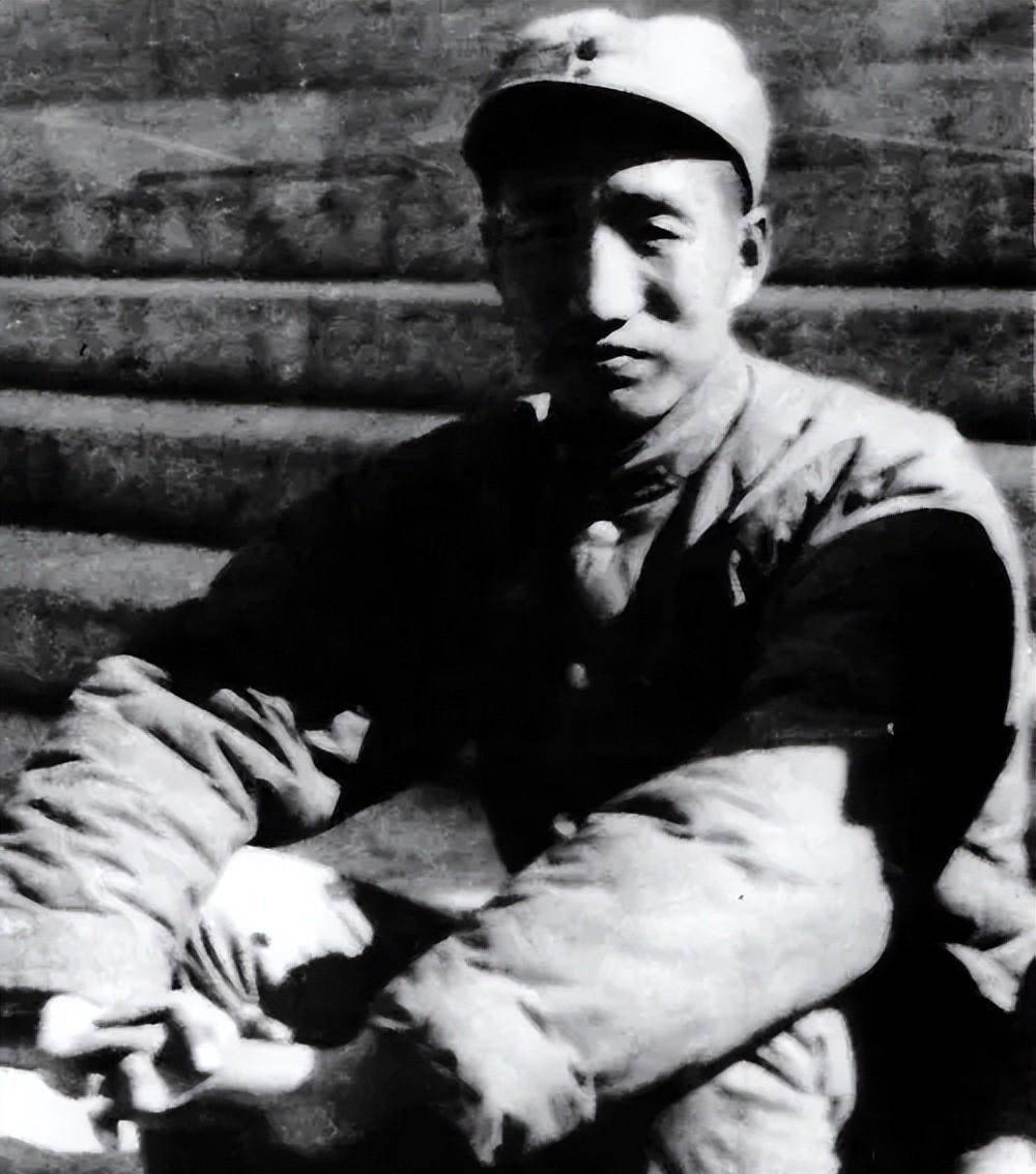 特等功臣车元路再立新功,单枪匹马冲到敌军指挥部旁_坑道_黄定基_炸药