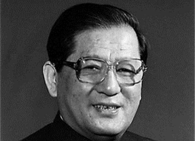 中国第一个五年计划期间发明的群钻绝技,可惜已经快失传_倪志福_钻头