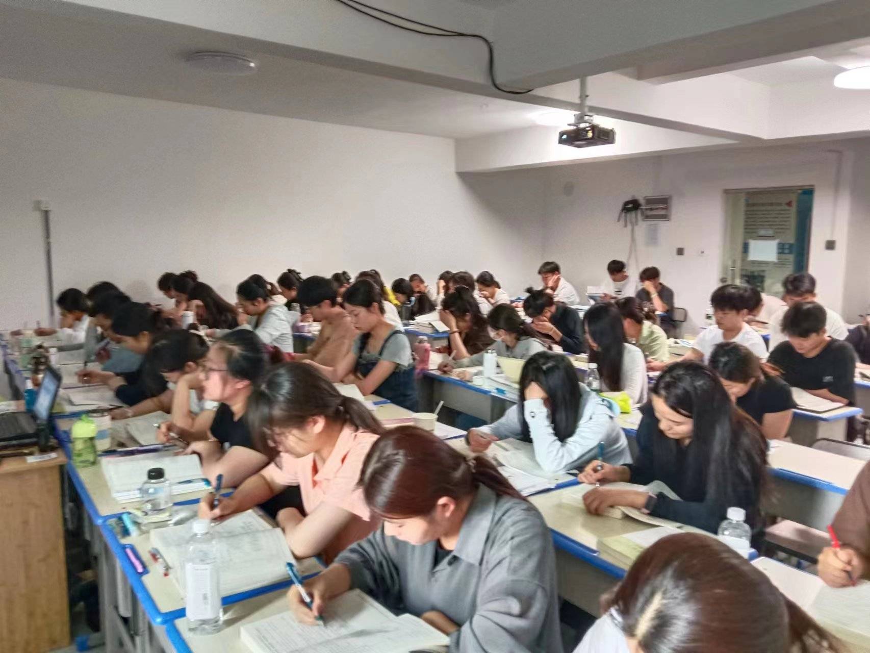 内服方药类考核内容包括:医术渊源或者传承脉络,医术内容及特点;与