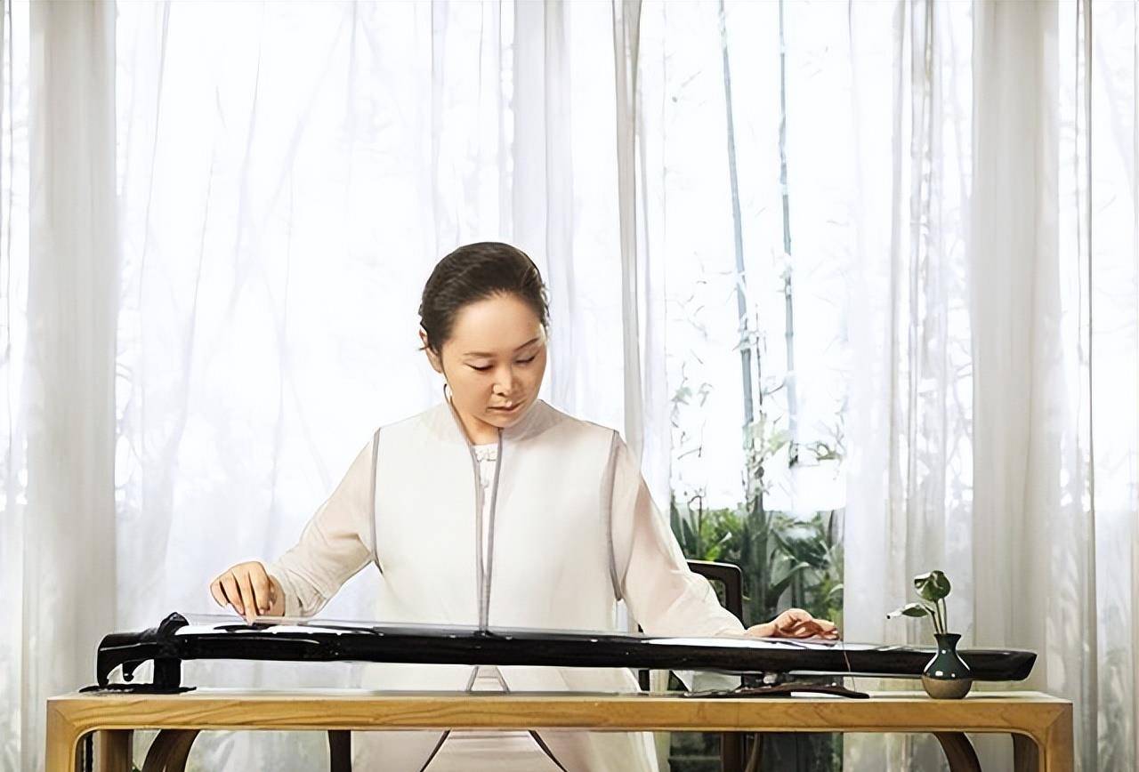 天津女首富张荣华:嫁穷小子一起卖豆腐发家,给武汉汶川各捐1亿_张祥青