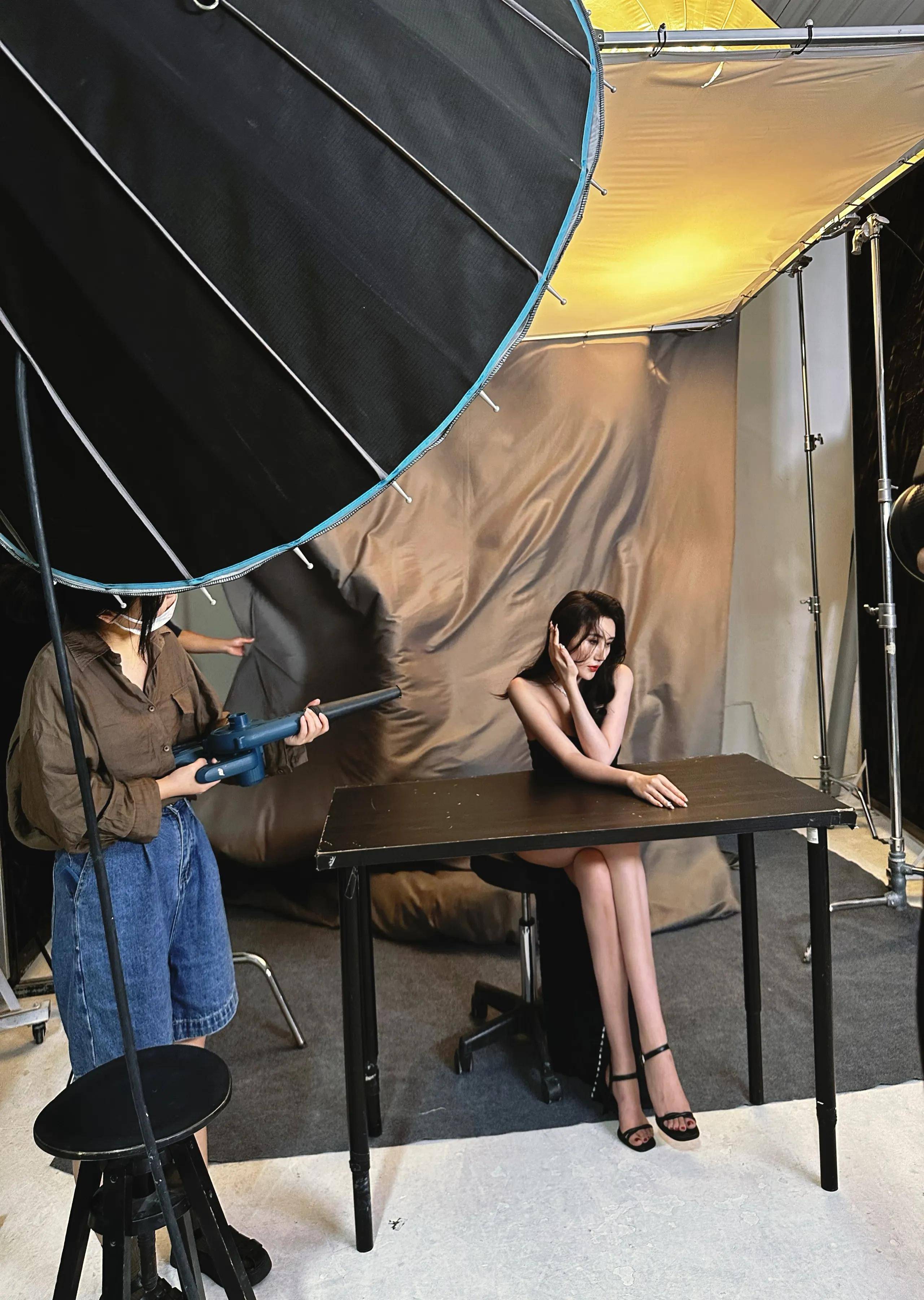 女演员吴晴高调宣称,有女朋友!最后有惊喜_沙发_表情_身体