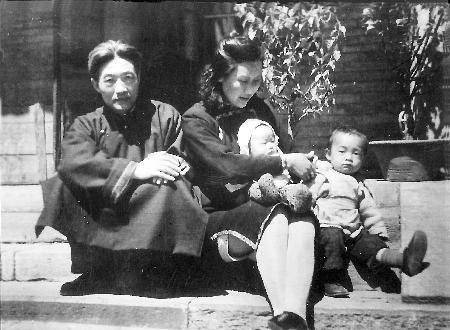 徐悲鸿与廖静文一家4嫁给父亲上司,纵然是举案齐眉,到底意难平许绍棣