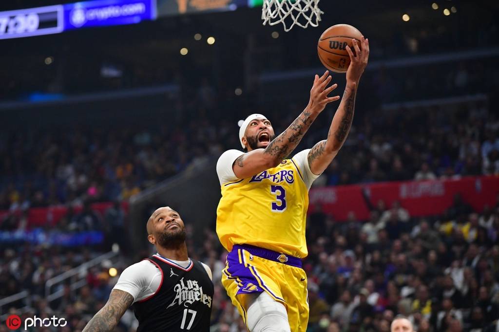 快船詹姆斯攻防两端全面爆发成球队最稳定得分点