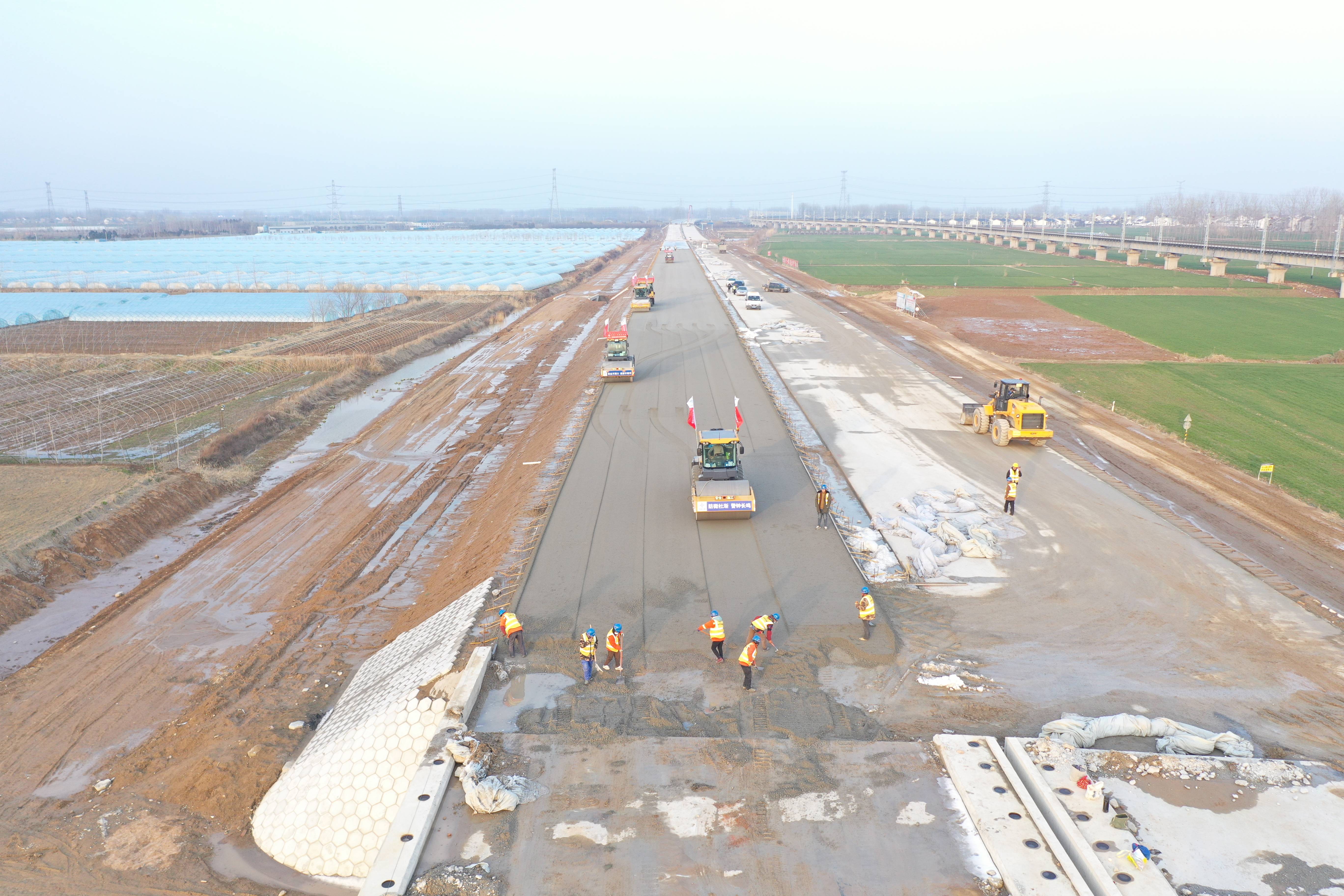 江苏滨淮高速盐城段:复工复产掀热潮 忙忙碌碌开好局_项目_满滨淮