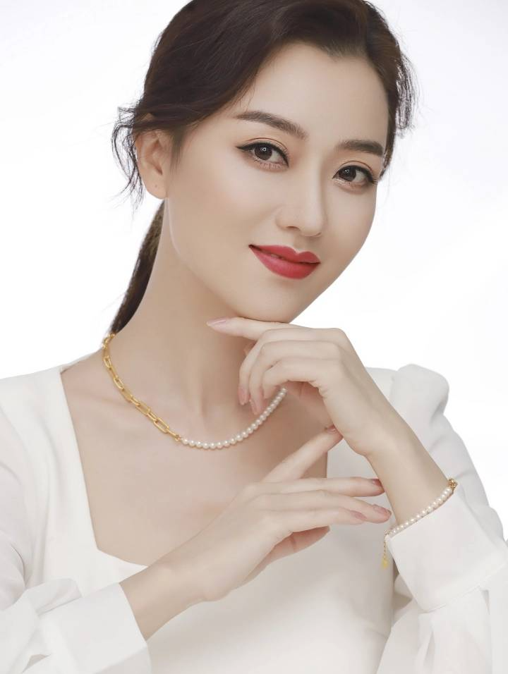 大地欢歌·秋季村晚——青年歌唱家玄音受邀飞龙湖音乐嘉年华活动