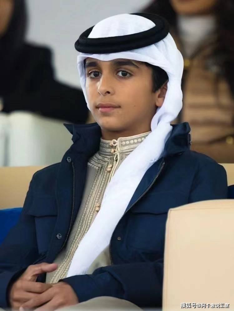 容貌都十分具有辨识度,兼具了迪拜和波斯民族的外貌特征,小王子外出