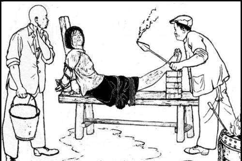 这种环境下,很多人都叛变了党的伟大事业;要知道敌人的战术,之前是七