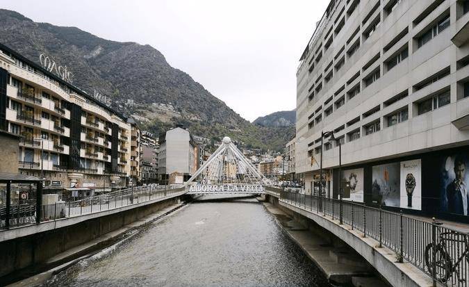 四无国家:无军队,无税收,无大学,无货币_安道尔_西班牙_法国