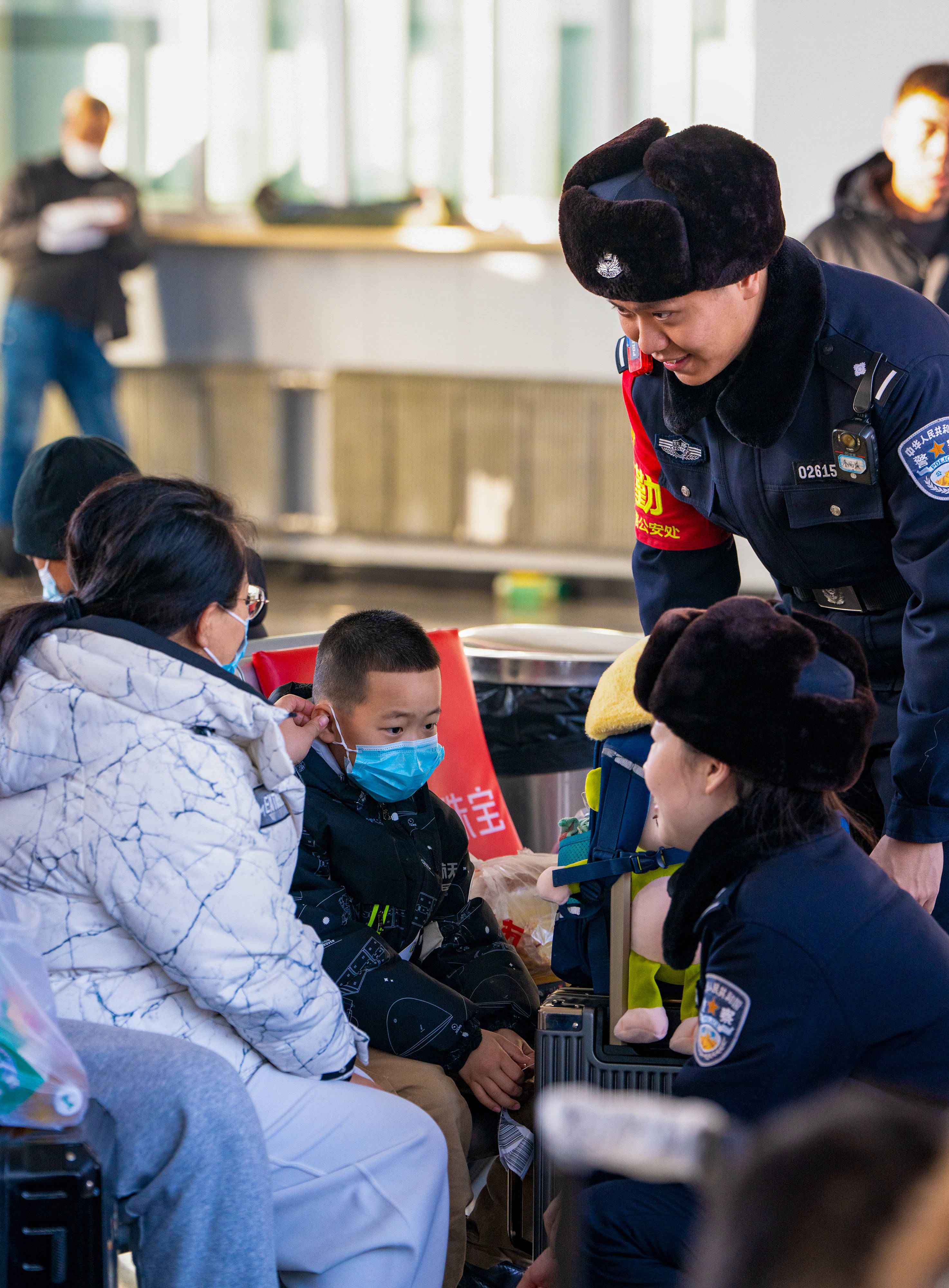 春季警服图片